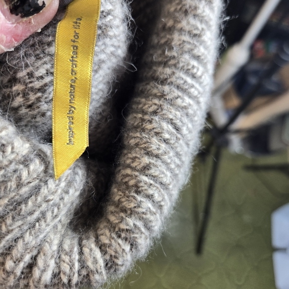 Celtic & Co Oatmeal Turtleneck Lambswool Angora Sweater Made In Scotland - Picture 3 of 10